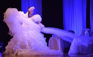 Teatro Blu, domani in scena la "Traviata" con la regia di Silvia Priori e Roberto Gerbolès