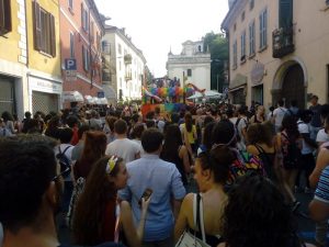 Varese Pride, una marea arcobaleno invade la città per i diritti civili