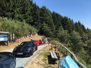 Da Luino parte il "Tour dei laghi", Porsche e turisti da Svizzera e Germania