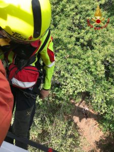 Mamma e bimbi si perdono nel bosco, salvati dall'elisoccorso