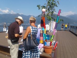 "Ai confini del cielo", uno spettacolo il "Fuori Salone" del mercato di Luino