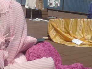 "Ai confini del cielo", uno spettacolo il "Fuori Salone" del mercato di Luino