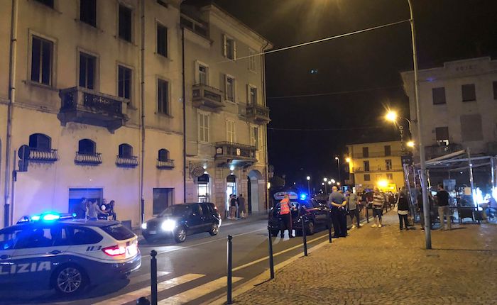 Incidente in centro a Luino, investito un 47enne. Nove le persone coinvolte