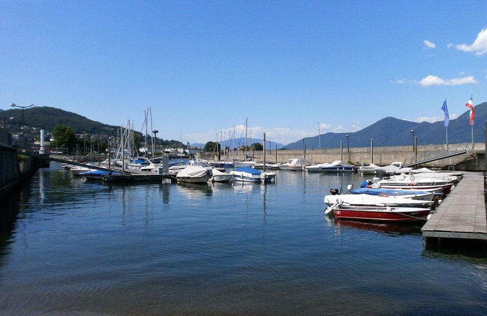 Un angolo di lago dal Porto Nuovo di Luino, la foto è di Giovanni Saturnino