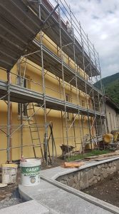 Maccagno, in fase conclusiva i lavori in centro tra l'ex Canonica e il Monumento ai caduti