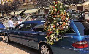 Porto Valtravaglia dà l'addio a Paolo Cattorini, ieri l'ultimo sentito saluto