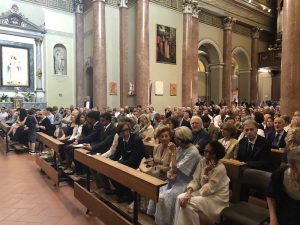 L'abbraccio di Luino a Gabriele Galante, una folla commossa per l'ultimo saluto