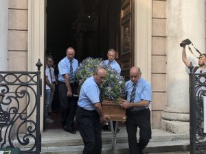 L'abbraccio di Luino a Gabriele Galante, una folla commossa per l'ultimo saluto