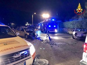 Incidente a Castelveccana, intervenute quattro ambulanze. Diversi feriti