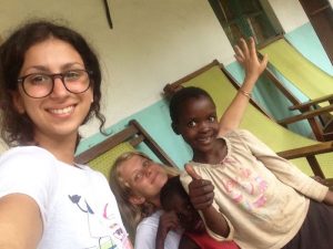 Da Germignaga in Uganda, l'esperienza delle giovani Marta e Sofia: "L'Africa accoglie tutti"