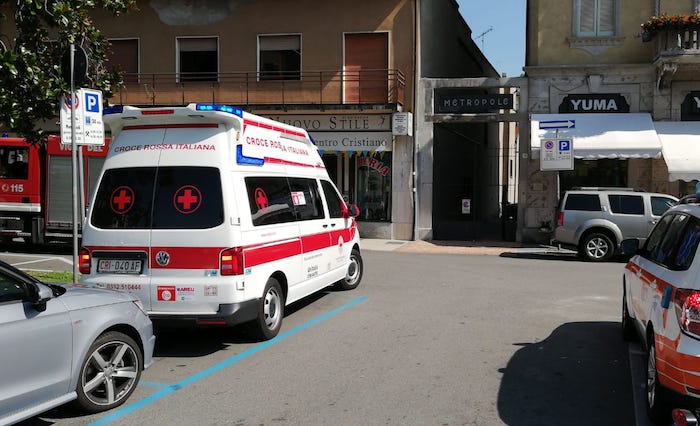 Luino, rimane chiusa in bagno in un negozio del centro. Dipendente 18enne liberata dai vigili del fuoco