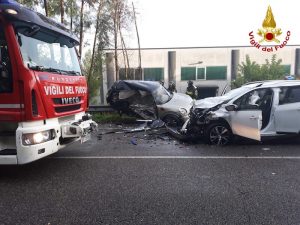 Tragedia sulla provinciale, muore una donna. Coinvolto anche un bambino di 5 anni