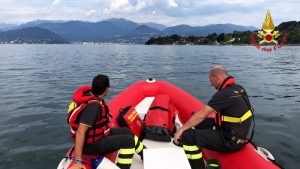 65enne scomparso da ieri a Laveno, continuano senza sosta le ricerche nelle acque del lago