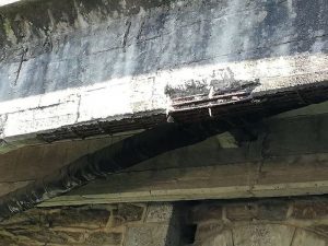 Luino, "Attenzione alla strada sulla diga di Creva, c'è un ponte logorato"