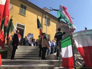 Inaugurato il Monumento ai Caduti di Maccagno, la comunità omaggia i suoi giovani eroi
