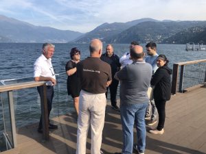 A Luino in piazza contro l'inquinamento, anche assorbenti nel lago. "Intervenire con più urgenza"