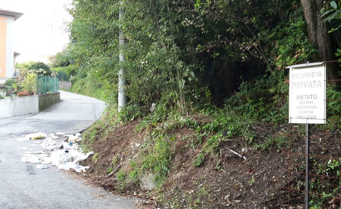 Ancora emergenza rifiuti a Moncucco, 
