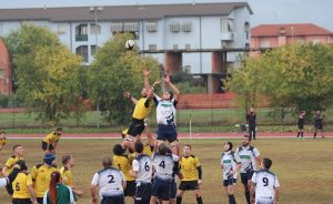 Rugby, gli Unni Valcuvia volano: terza vittoria consecutiva a Voghera con un secco 14-57