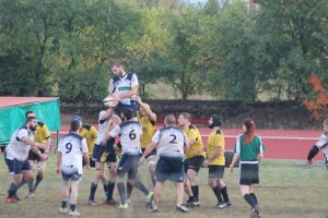 Rugby, gli Unni Valcuvia volano: terza vittoria consecutiva a Voghera con un secco 14-57