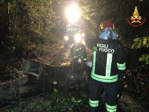 Maltempo, quasi cento interventi nella notte. Strade bloccate, danni e allagamenti