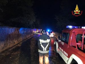 Maltempo, vento forte a Porto Ceresio: si scoperchia il tetto del Bar della Stazione. Disagi sulla SP61 e verso Cuasso al Monte. Oltre 50 le richieste di intervento per allagamenti, taglio piante e infiltrazioni di acqua