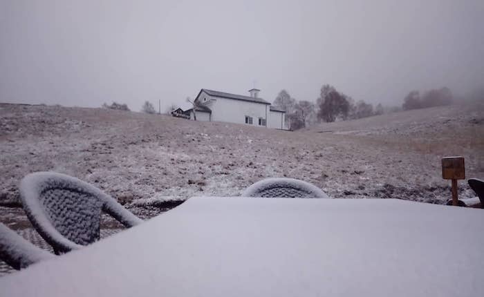 Cade la neve e la Forcora si imbianca. Martedì fiocchi anche a bassa quota