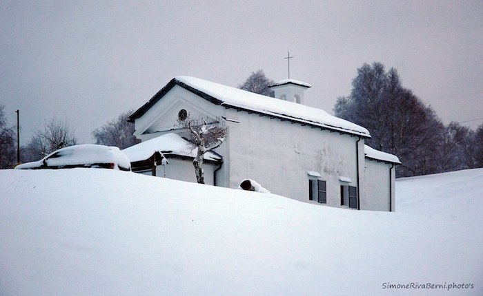 La neve colora la Forcora in attesa di sciare