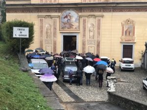 A Dumenza un'intera comunità commossa dà l'addio al suo Silvano