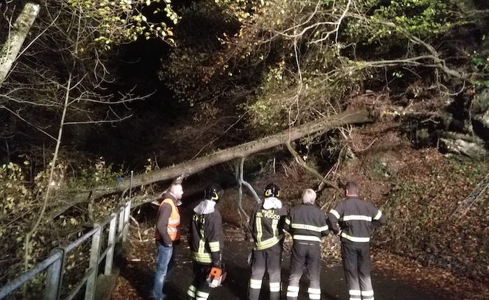 Maltempo: smottamento a Rancio Valcuvia, intervengono vigili del fuoco