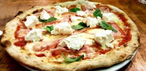 Luino, al "Cà di Matt" per scoprire la pizza agli antichi cereali. "Una sana filosofia alimentare"