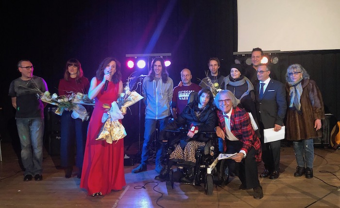 Luino si unisce sostenendo e regalando gioia alla giovane Elisa Parrino