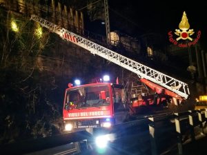 Frana tra Luino e Maccagno, aperta unità di crisi. Strada chiusa almeno fino a domani