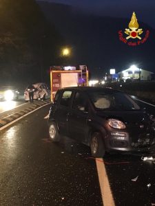 Grave incidente sulla statale a Brenta, coinvolti anche due bimbi. 86enne al Circolo in elisoccorso