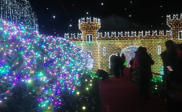 Lucine di Leggiuno, quella magica atmosfera fabiesca del Natale che conquista i visitatori