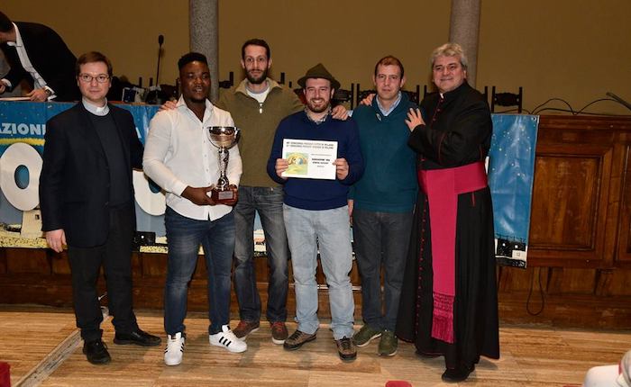 Presepi di Natale, i ragazzi di Dumenza premiati a Milano per la creatività