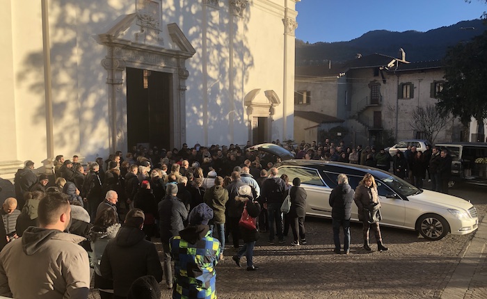 La comunità di Cuveglio piange Luca, oggi l'addio al La comunità di Cuveglio piange Luca, oggi l'addio al