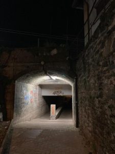Luino, "Il sottopasso pedonale tra il centro e l'Ospedale buio e insicuro. Di sera è pericoloso"