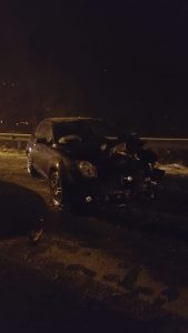 Strada ghiacciata, scontro fra due auto sulla provinciale a Cremenaga