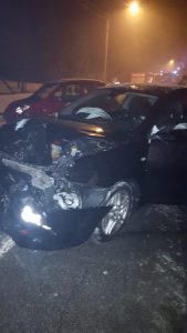 Strada ghiacciata, scontro fra due auto sulla provinciale a Cremenaga