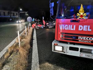 Scontro tra auto sulla Vergiatese, anche due bambini coinvolti