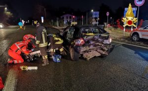 Scontro tra auto sulla Vergiatese, anche due bambini coinvolti