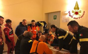 Incendio spento in Valganna, pianificate le operazioni per la notte e per domani