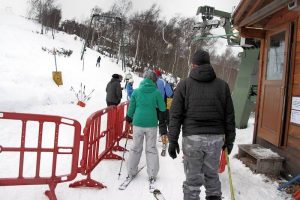 Sci, slittini e snow: la pista della Forcora invasa da bambini ed appassionati