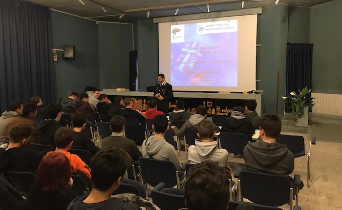 Luino, i ragazzi del CFP a lezione di legalità con i Carabinieri