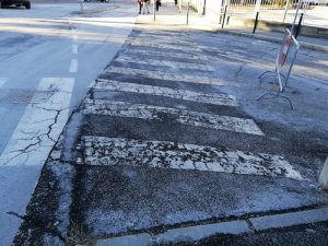 Luino, sicurezza stradale: "Pericoli anche nei pressi delle scuole, intervenire al più presto"