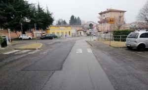 Luino, sicurezza stradale: "Pericoli anche nei pressi delle scuole, intervenire al più presto"