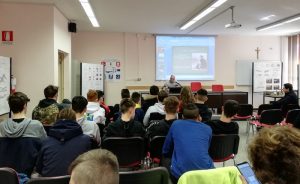 Luino, gli studenti a scuola di sicurezza e impegno con la Protezione civile