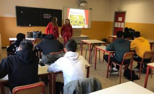 La Croce Rossa di Luino e Valli incontra i liceali, "Un'opportunità per crescere e maturare"