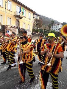 Grande festa e tripudio di colori per il Carnevale Ceresino, in strada oltre 5mila persone