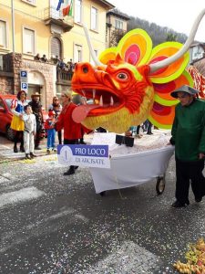 Grande festa e tripudio di colori per il Carnevale Ceresino, in strada oltre 5mila persone